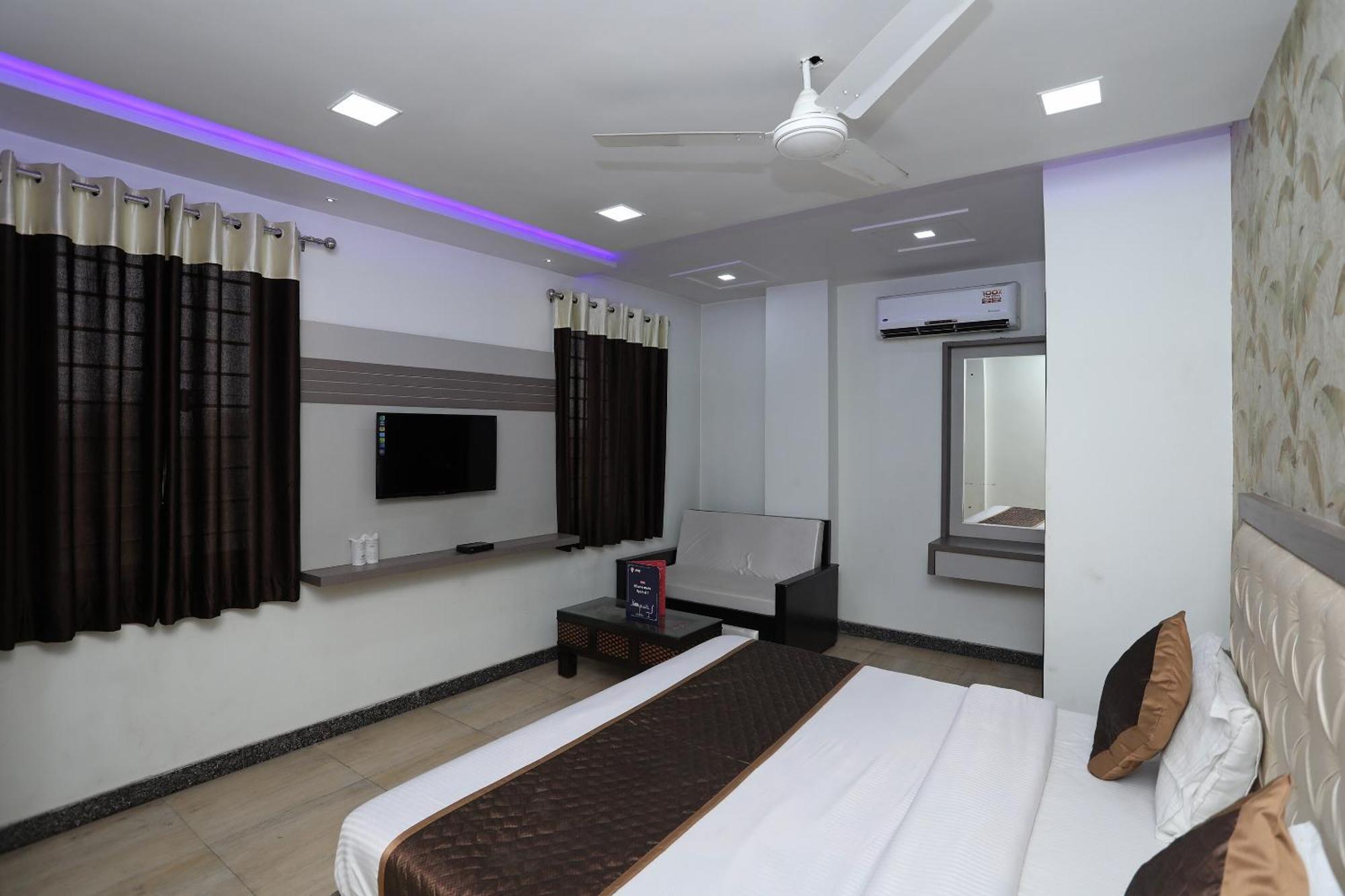 Oyo Hotel Vaishnavi Heritage Inn Agra  Εξωτερικό φωτογραφία